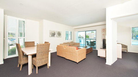 Pacific Blue, Salamander Bay - Accommodation Whitsundays 35