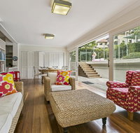 Summery spacious 4 bed home in Kurraba Point - Accommodation Whitsundays