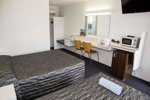 Coastal Bay Motel - Accommodation Whitsundays 29