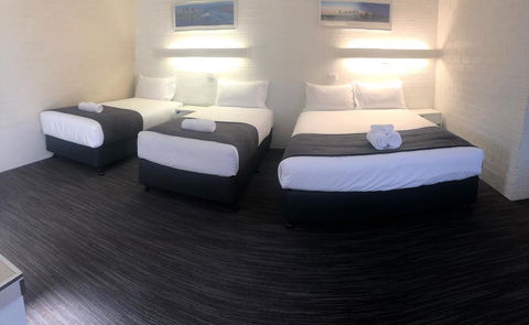 Coastal Bay Motel - Accommodation Whitsundays 18