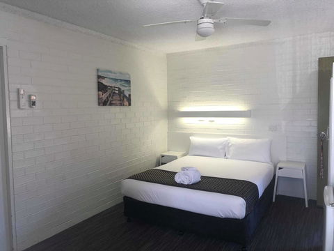 Coastal Bay Motel - Accommodation Whitsundays 19