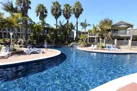Yarrawonga Waterfront Apartments - Accommodation Whitsundays 3