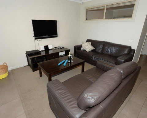 Yarrawonga Waterfront Apartments - Accommodation Whitsundays 4