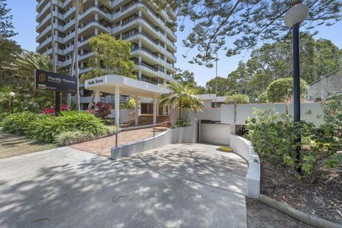 Pacific Towers Beach Resort - Accommodation Whitsundays 0