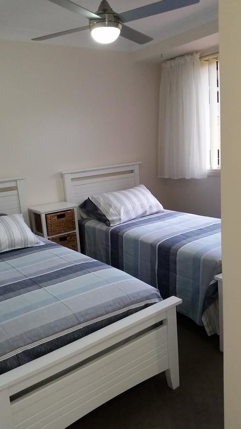 Twin Palms Holiday House At Lighthouse - Accommodation Whitsundays 10