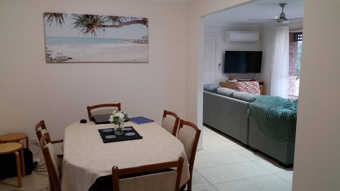 Twin Palms Holiday House At Lighthouse - Accommodation Whitsundays 2
