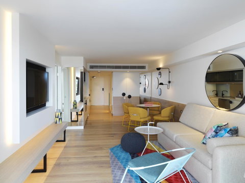 QT Bondi - Accommodation Whitsundays 9