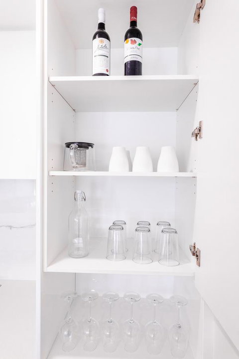 Near Train Station, New 2 BR Apt/free Parking - Accommodation Whitsundays 10