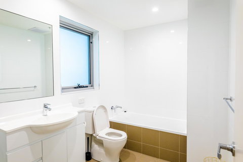 Near Train Station, New 2 BR Apt/free Parking - Accommodation Whitsundays 31