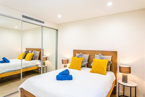 Near Train Station, New 2 BR Apt/free Parking - Accommodation Whitsundays 25