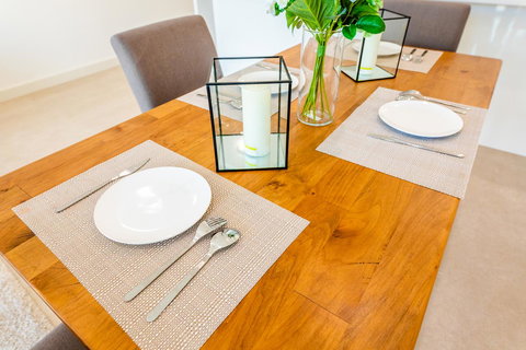 Near Train Station, New 2 BR Apt/free Parking - Accommodation Whitsundays 6