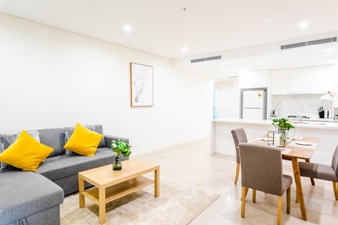 Near Train Station, New 2 BR Apt/free Parking - Accommodation Whitsundays 16