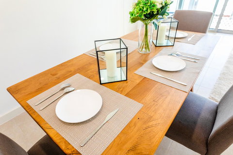 Near Train Station, New 2 BR Apt/free Parking - Accommodation Whitsundays 8