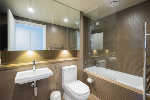 Australian Tower Stay - Accommodation Whitsundays 6