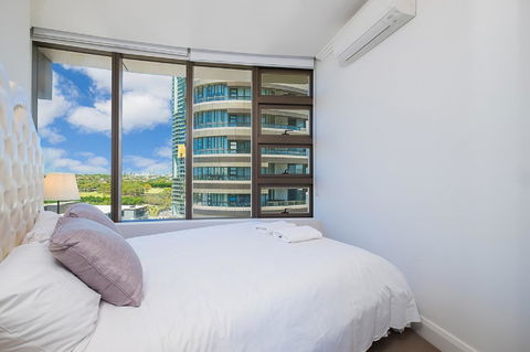 Australian Tower Stay - Accommodation Whitsundays 2