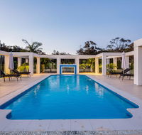 One Mile Mansion - Private Coastal Retreat FREE FAMILY ADVENTURE PASS - Accommodation Whitsundays