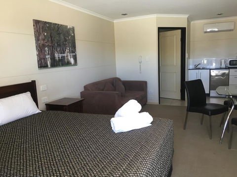 Balranald Club Motel - Accommodation Whitsundays 2