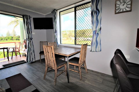 Beachfront 3, 25 Willow Street - Accommodation Whitsundays 3