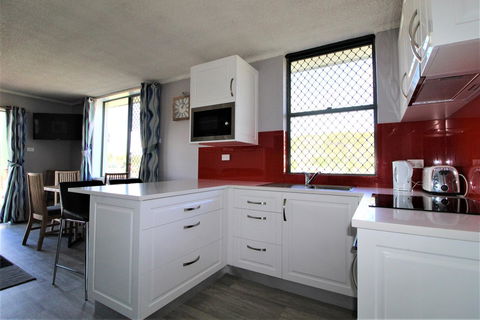 Beachfront 3, 25 Willow Street - Accommodation Whitsundays 6