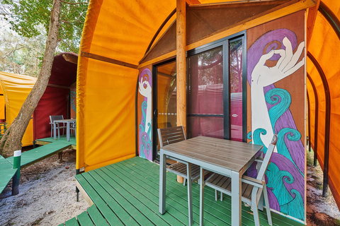 Arts Factory By Nomads - Accommodation Whitsundays 11