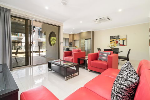 Elsey On Parap - Accommodation Whitsundays 25
