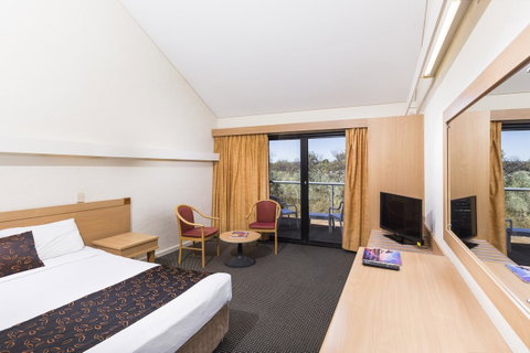 Discovery Resorts - Kings Canyon - Accommodation Whitsundays 2