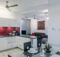 CitySide Apartment - 2 Bedroom with Private Courtyard - Accommodation Whitsundays