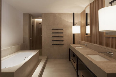 Hotel Realm - Accommodation Whitsundays 19