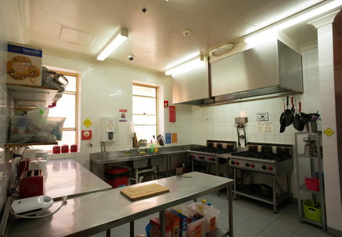 Bondi Beachside Inn - Accommodation Whitsundays 2