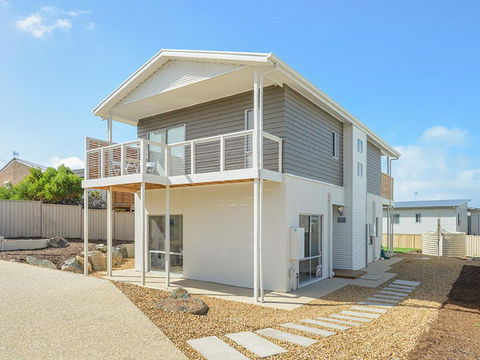 Boomer Beach Retreat - Pet-Friendly - WiFi - Accommodation Whitsundays 0