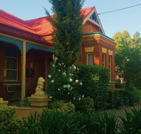 Boutique Motel Sefton House - Accommodation Whitsundays