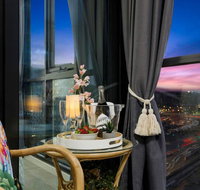 Braddon Penthouse Top Location Netflix WiFi Views - Accommodation Whitsundays