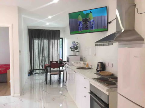 Brand New 2 Bed Room Unit - Accommodation Whitsundays 2