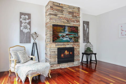 Bright Bliss - Luxury Guesthouse - Accommodation Whitsundays 2