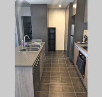 Bright Modern Stylish - Top Floor Apt - Woden - Accommodation Whitsundays