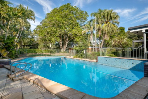 Brookfield Retreat - Large Holiday Home / Group Accommodation - Accommodation Whitsundays 1