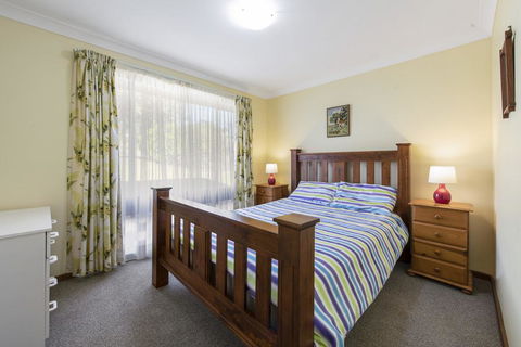 Buckland St 29 Mollymook - Accommodation Whitsundays 3