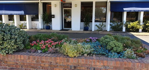 Byer Fountain Motor Inn - Accommodation Whitsundays 1