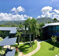 Cairns Adventure Lodge - Cook your own meals in your private Kitchen includes Dishwasher Washing Machine