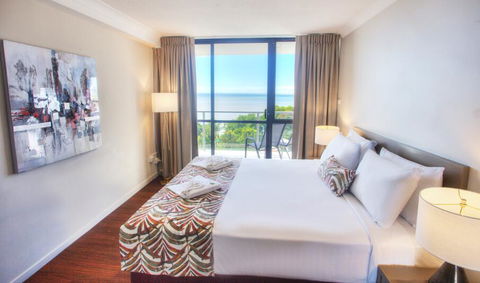 Cairns Plaza Hotel - Accommodation Whitsundays 3