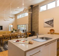 Callala Breeze - access to indoor community pool - Accommodation Whitsundays