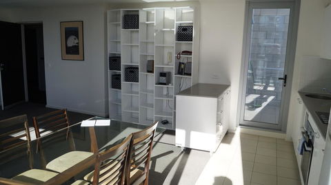 Canberra CBD Metropolitan - Accommodation Whitsundays 0