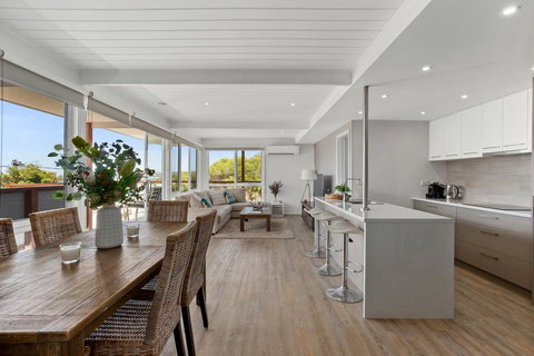 Cape Views - Accommodation Whitsundays 1