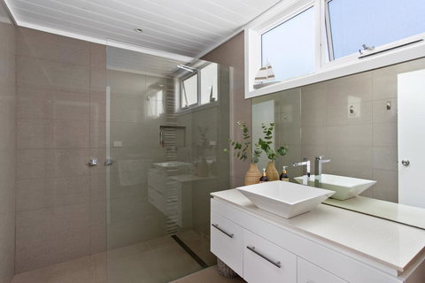 Cape Views - Accommodation Whitsundays 3