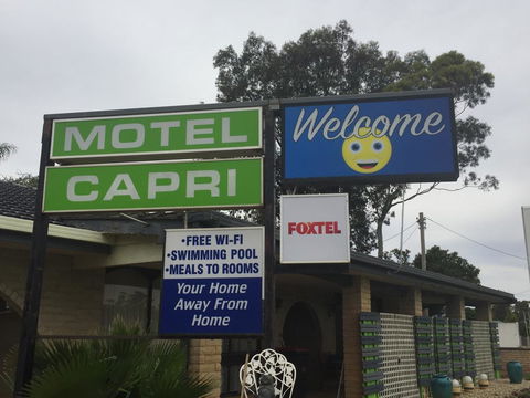 Capri Motel - Accommodation Whitsundays 0