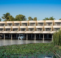 Capri Waters Country Club - Accommodation Whitsundays