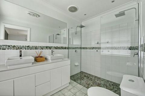 Carroll Ave 39 Mollymook - Accommodation Whitsundays 2