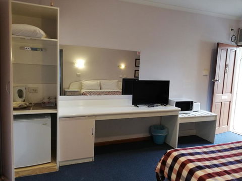 Casey On Princes Motel - Accommodation Whitsundays 2