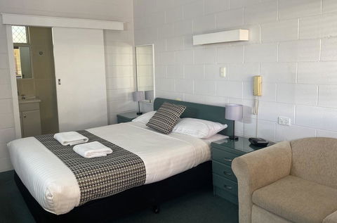 Castlereagh Lodge Motel - Accommodation Whitsundays 2