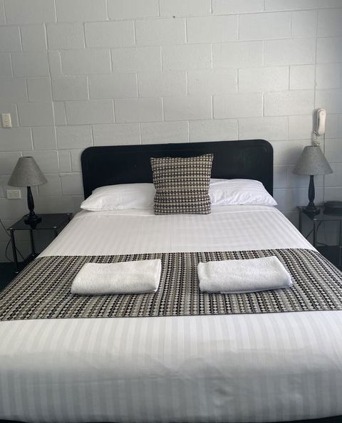 Castlereagh Lodge Motel - Accommodation Whitsundays 3